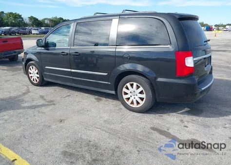 2016 Chrysler Town & Country Touring z USA, uszkodzony, nr VIN 2C4RC1BG5GR298446